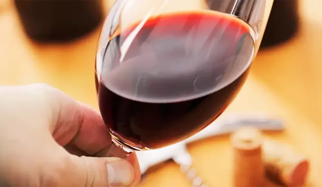 Fase visual de la cata de vinos: descubriendo el  vino a través de la vista